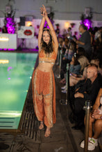 Load image into Gallery viewer, Gold Flowers Gaia Jasmine Set