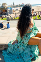 Load image into Gallery viewer, Baby Blue Bandhani Bollywood Set