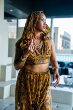 Load image into Gallery viewer, Golden Hearts Jasmine Set