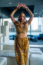 Load image into Gallery viewer, Golden Hearts Jasmine Set