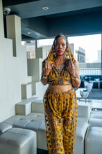 Load image into Gallery viewer, Golden Hearts Jasmine Set