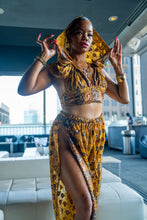 Load image into Gallery viewer, Golden Hearts Jasmine Set