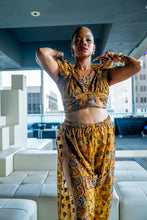 Load image into Gallery viewer, Golden Hearts Jasmine Set