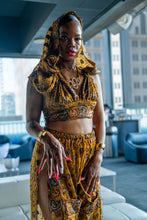 Load image into Gallery viewer, Golden Hearts Jasmine Set