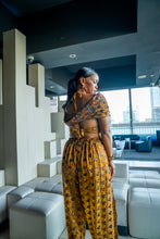 Load image into Gallery viewer, Golden Hearts Jasmine Set