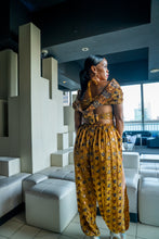 Load image into Gallery viewer, Golden Hearts Jasmine Set