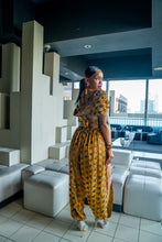 Load image into Gallery viewer, Golden Hearts Jasmine Set