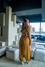 Load image into Gallery viewer, Golden Hearts Jasmine Set