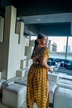 Load image into Gallery viewer, Golden Hearts Jasmine Set