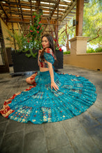 Load image into Gallery viewer, Royal Divinity Bollywood Set