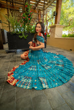 Load image into Gallery viewer, Royal Divinity Bollywood Set