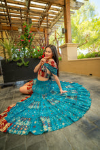 Load image into Gallery viewer, Royal Divinity Bollywood Set