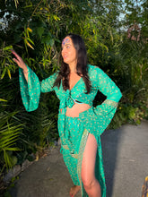 Load image into Gallery viewer, Golden Turquoise Jasmine Set