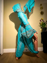 Load image into Gallery viewer, Sky Alchemist Jasmine Set