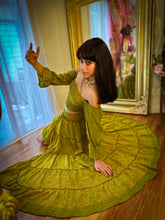 Load image into Gallery viewer, Forest Flower Bollywood Set