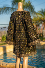 Load image into Gallery viewer, Golden Obsidian Kimono
