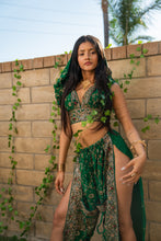 Load image into Gallery viewer, Poison Ivy Jasmine Set
