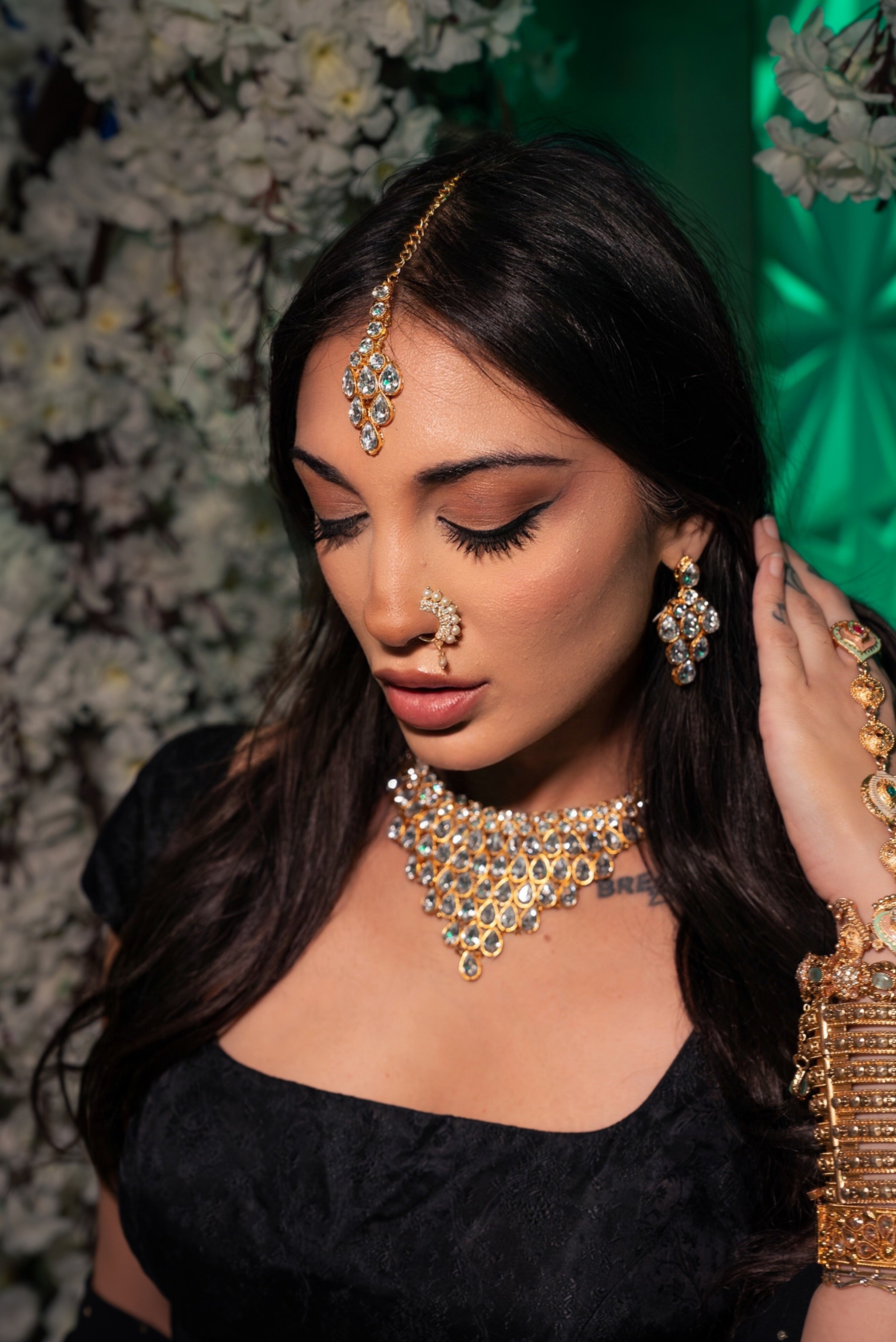 Golden Teardrop Necklace Set