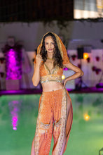 Load image into Gallery viewer, Gold Flowers Gaia Jasmine Set

