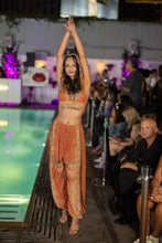 Load image into Gallery viewer, Gold Flowers Gaia Jasmine Set
