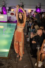 Load image into Gallery viewer, Gold Flowers Gaia Jasmine Set
