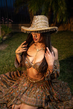 Load image into Gallery viewer, Gold Diamonds Magic Cowboy Hat
