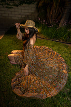 Load image into Gallery viewer, Gold Diamonds Magic Cowboy Hat
