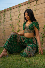 Load image into Gallery viewer, Poison Ivy Jasmine Set
