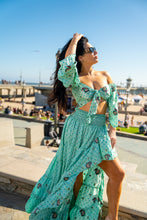 Load image into Gallery viewer, Baby Blue Bandhani Bollywood Set
