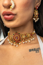 Load image into Gallery viewer, Emerald Ruby Necklace Set
