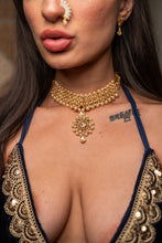 Load image into Gallery viewer, Golden Pearl Necklace
