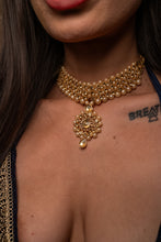 Load image into Gallery viewer, Golden Pearl Necklace
