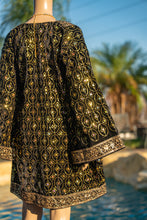 Load image into Gallery viewer, Golden Obsidian Kimono

