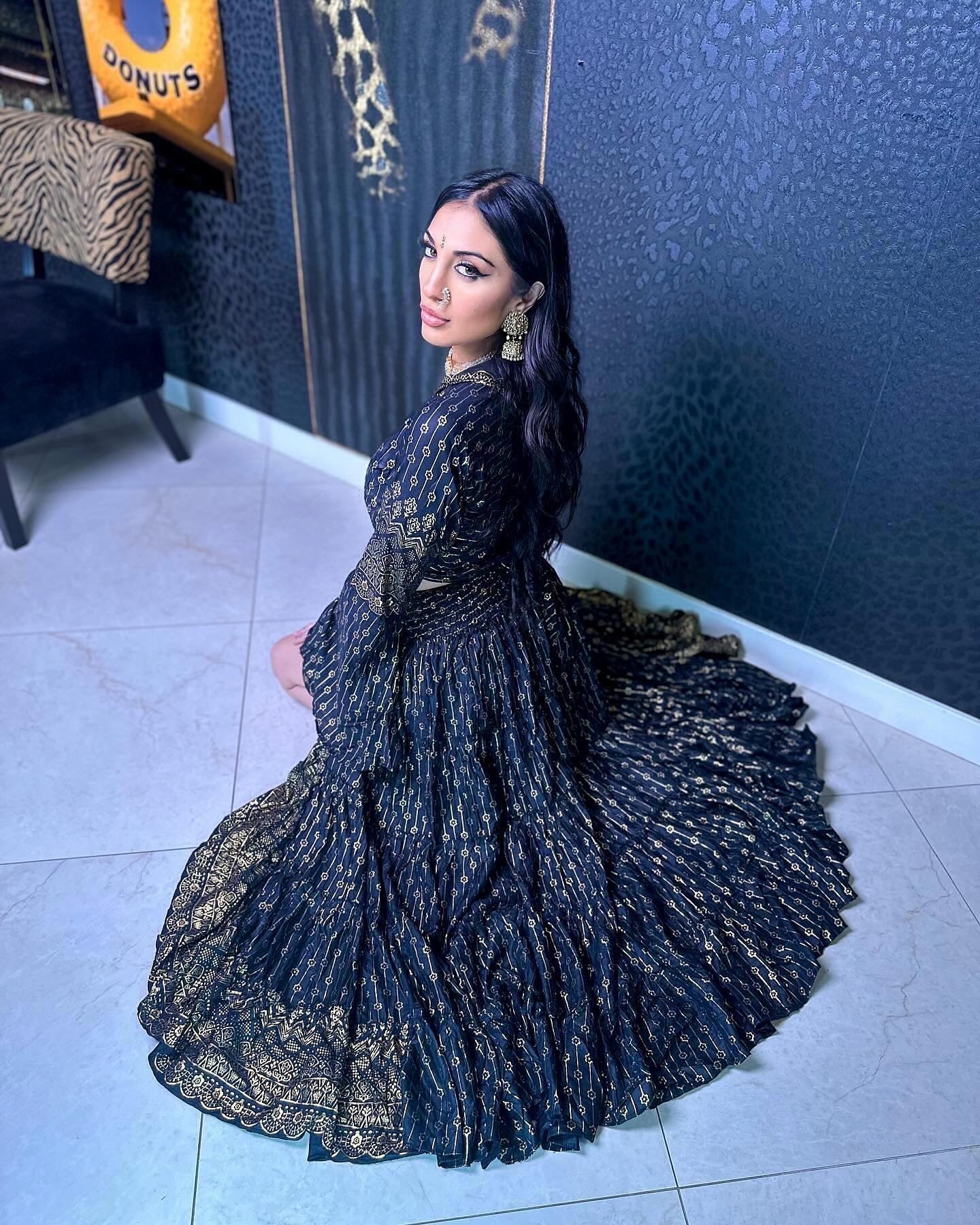 Black Lotus Bollywood Set