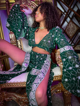Load image into Gallery viewer, Emerald Diamonds Jasmine Set
