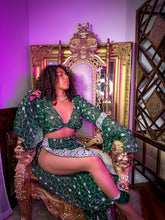 Load image into Gallery viewer, Emerald Diamonds Jasmine Set
