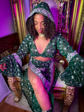 Load image into Gallery viewer, Emerald Diamonds Jasmine Set
