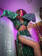 Load image into Gallery viewer, Emerald Diamonds Jasmine Set
