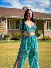 Load image into Gallery viewer, Diamond Diva Jasmine Set
