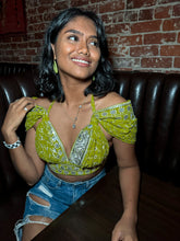Load image into Gallery viewer, Peridot Sparkles Jasmine Top
