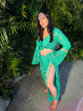 Load image into Gallery viewer, Golden Turquoise Jasmine Set
