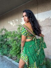 Load image into Gallery viewer, Emerald Serpentine Goddess Set

