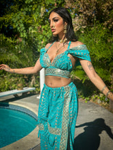 Load image into Gallery viewer, Dream Girl Jasmine Set

