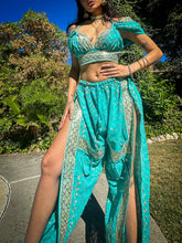 Load image into Gallery viewer, Dream Girl Jasmine Set
