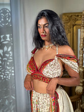 Load image into Gallery viewer, Royal Lotus Jasmine Set (SLIGHT DEFECT)
