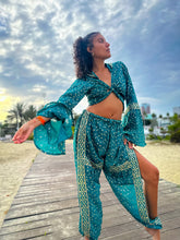 Load image into Gallery viewer, Diamond Dahlia Jasmine Set
