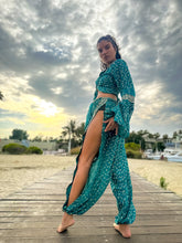 Load image into Gallery viewer, Diamond Dahlia Jasmine Set
