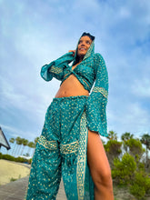 Load image into Gallery viewer, Diamond Dahlia Jasmine Set
