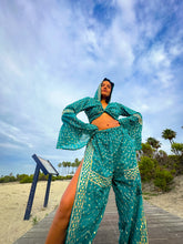 Load image into Gallery viewer, Diamond Dahlia Jasmine Set
