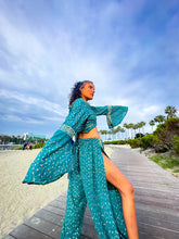 Load image into Gallery viewer, Diamond Dahlia Jasmine Set
